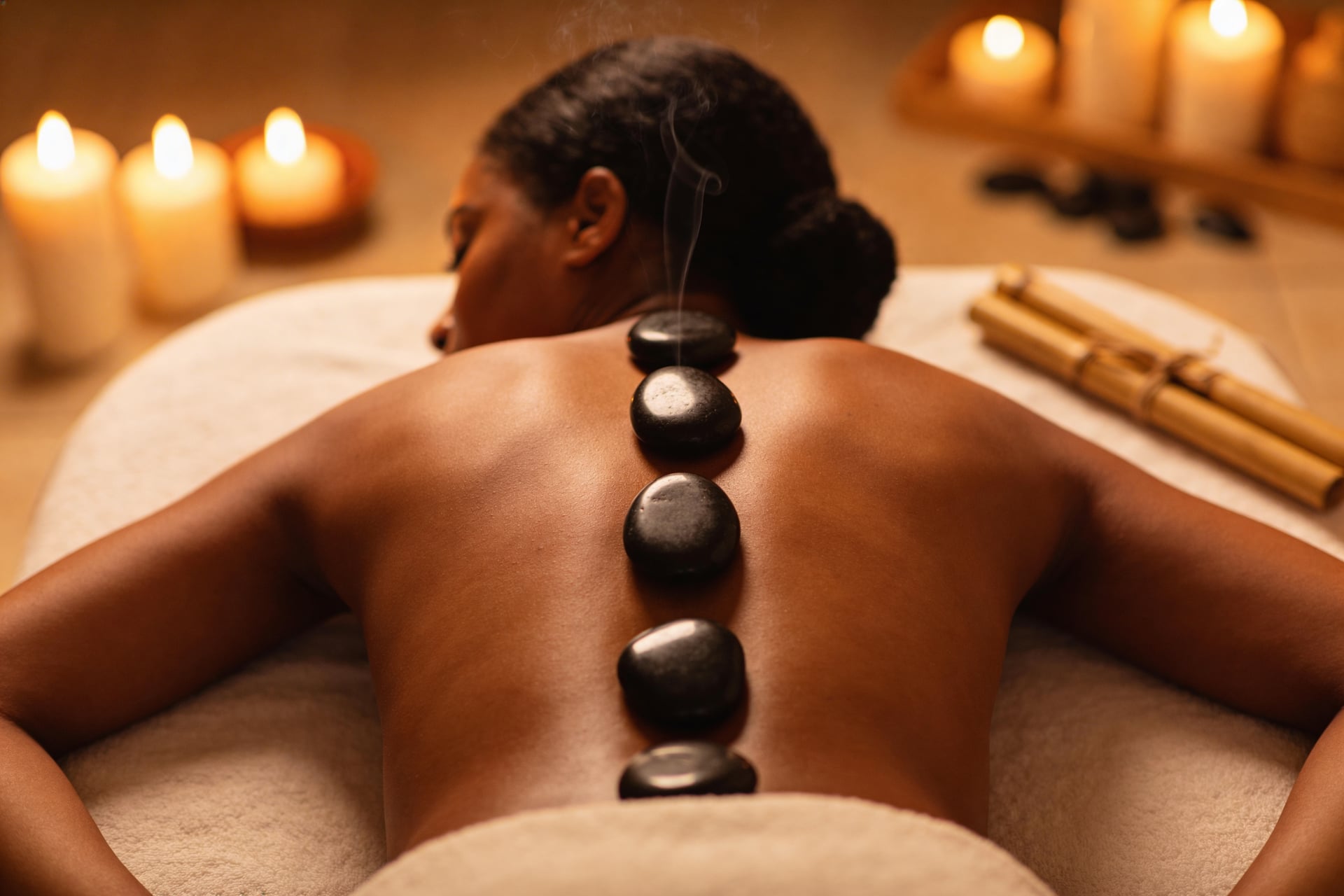 Masaje con Piedras Calientes